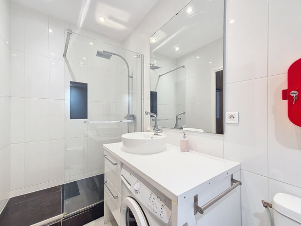 Appartement 1/2 pièces esprit atelier à vendre - Rue de la Pierre Levée - Paris 11