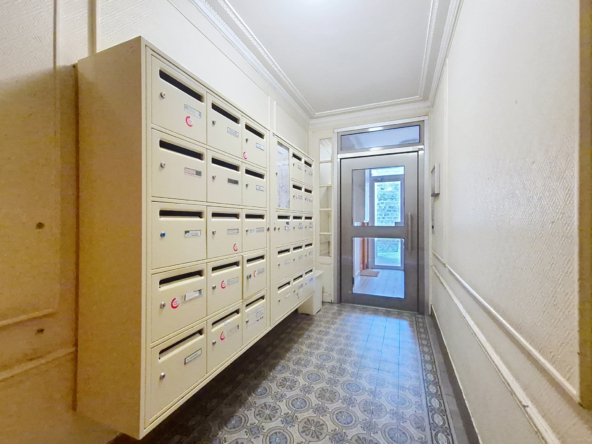 Studio à louer meublé - rue des Epinettes - Paris 17