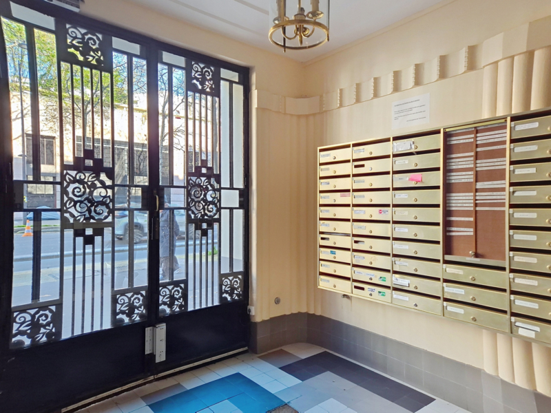 A louer vide 2 pièces - Avenue Daumesnil - Paris 12