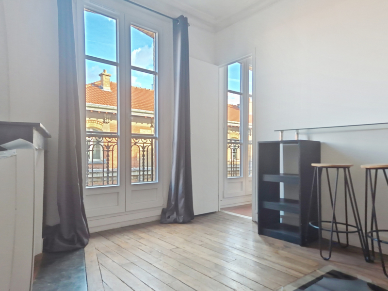 Studio à louer meublé - rue des Epinettes - Paris 17