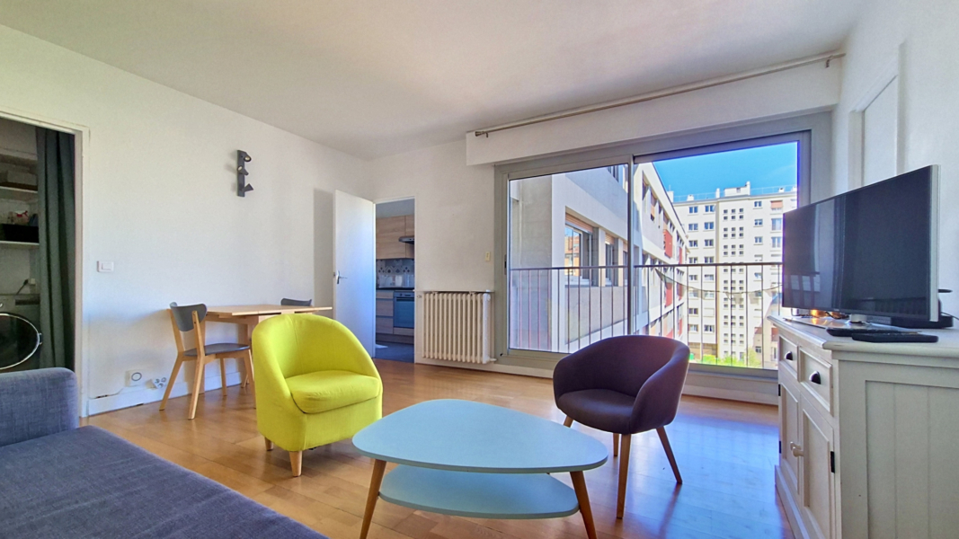 2 pièces avec cave à louer meublé - Rue de la Plaine - Paris 20
