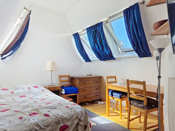 Paris 16 FOCH - chambres de bonne à rénover séparées - Dernier étage lumineux avec ascenseur