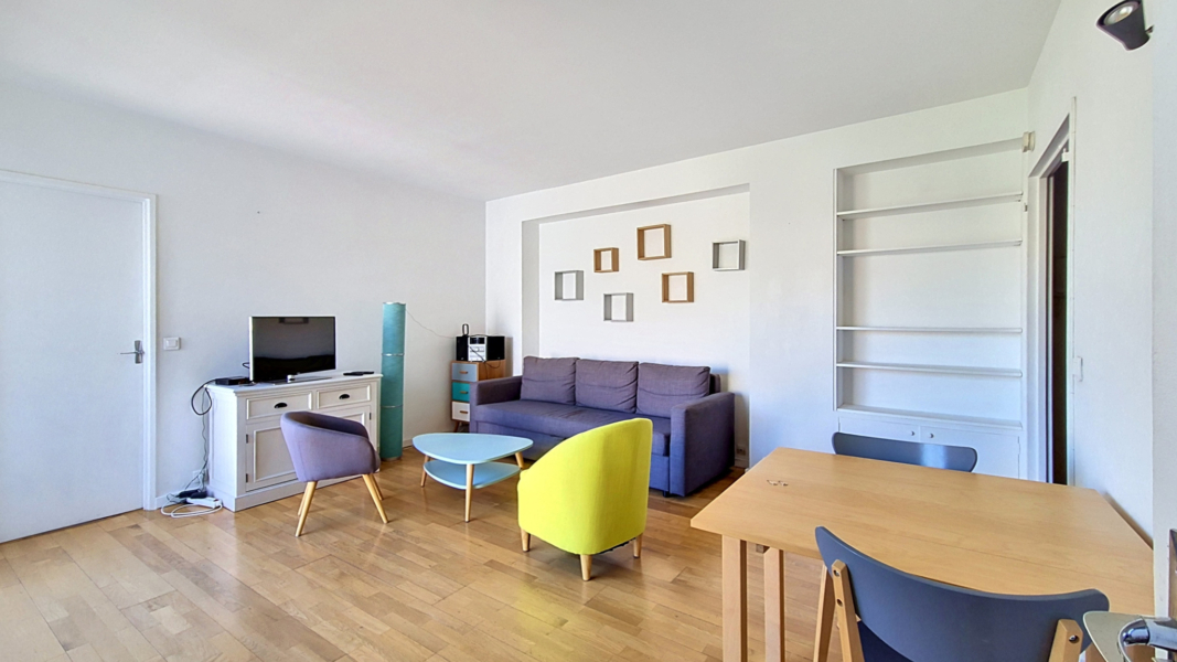 2 pièces avec cave à louer meublé - Rue de la Plaine - Paris 20