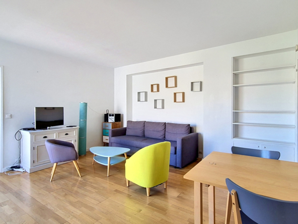 2 pièces avec cave à louer meublé - Rue de la Plaine - Paris 20