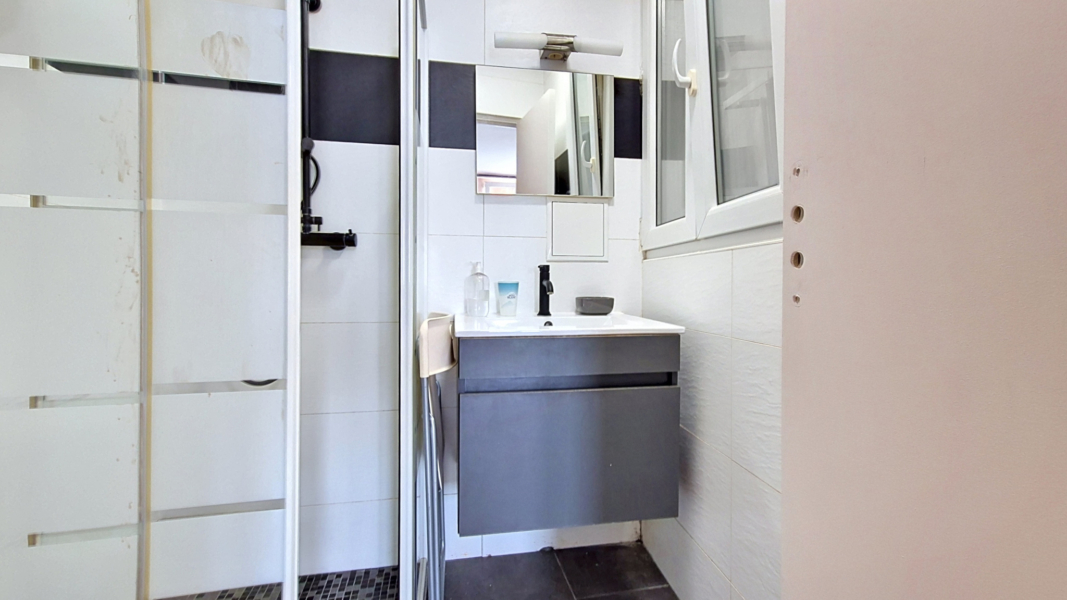 A louer studio meublé - Rue du Maréchal Leclerc 94410 Saint Maurice