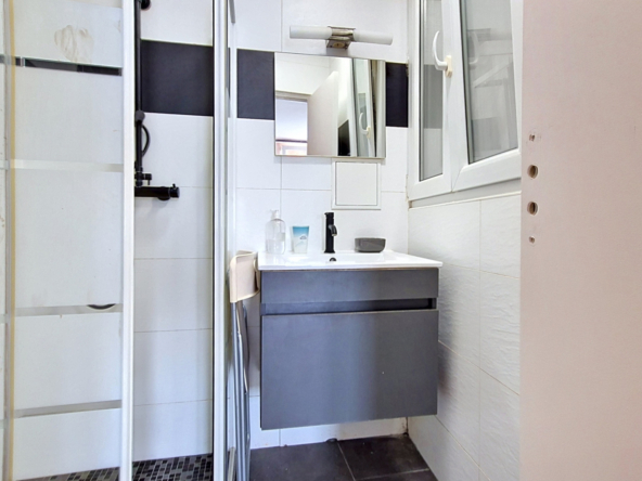 A louer studio meublé - Rue du Maréchal Leclerc 94410 Saint Maurice