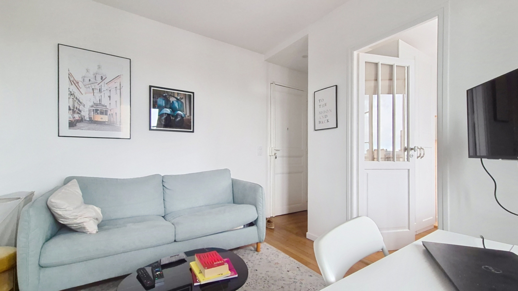 A louer bail code civil un beau studio - Rue de Dantzig - Paris 15