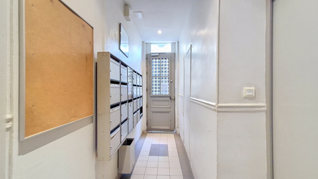 Studio à louer meublé - Passage du Bureau - Paris 11
