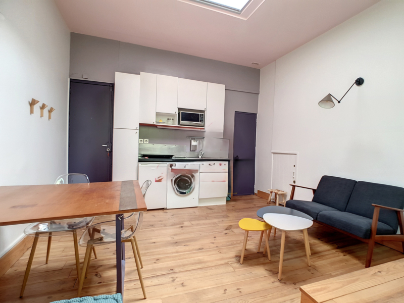 Appartement d'une pièce style loft à louer meublé - Avenue Daumesnil - Paris 12