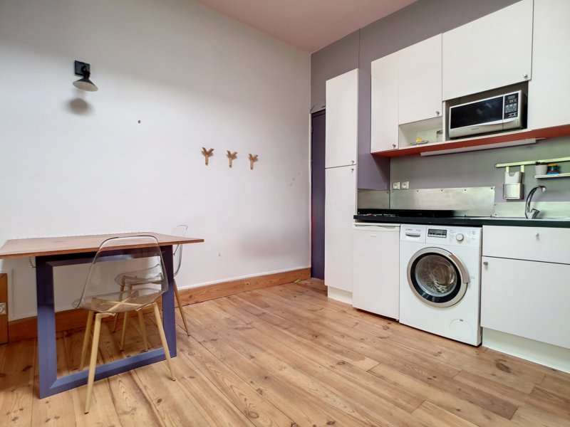 Appartement d'une pièce style loft à louer meublé - Avenue Daumesnil - Paris 12