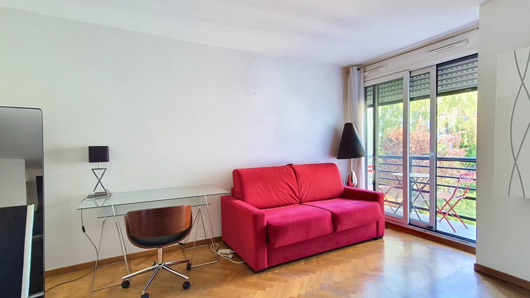 Studio avec balcon